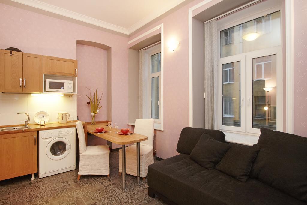 Apartment On Rubinshteyna Sint-Petersburg Buitenkant foto